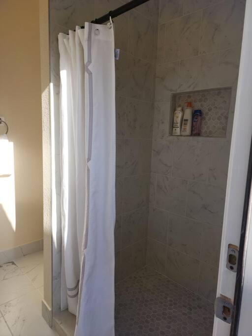 Cozy Tiny Private Guestsuite Lancaster Esterno foto