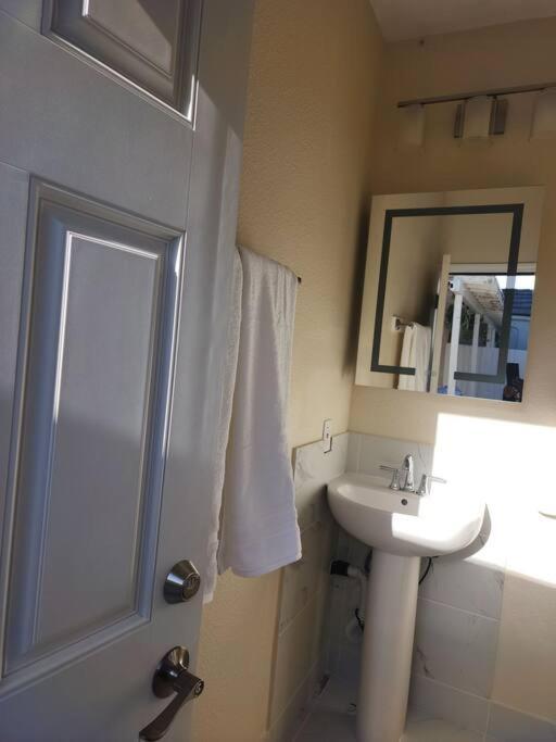 Cozy Tiny Private Guestsuite Lancaster Esterno foto